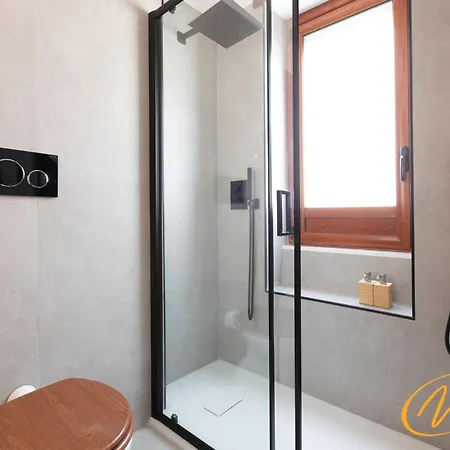 Lejlighed Nuccia Luxury And - Terrace, Bright Glass Lounge, 200mt To Metro-5min To Vatican, A-c *