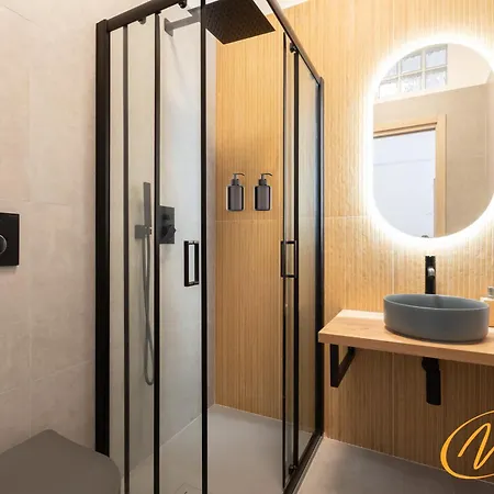 Nuccia Luxury And - Terrace, Bright Glass Lounge, 200mt To Metro-5min To Vatican, A-c Lejlighed *