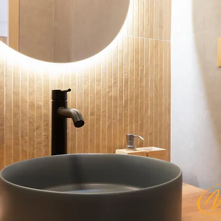 Nuccia Luxury And - Terrace, Bright Glass Lounge, 200mt To Metro-5min To Vatican, A-c