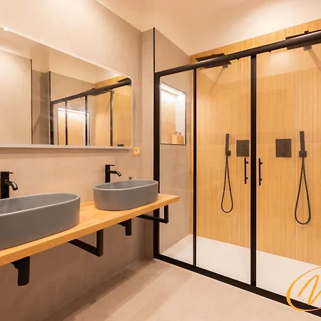 Lejlighed Nuccia Luxury And - Terrace, Bright Glass Lounge, 200mt To Metro-5min To Vatican, A-c *